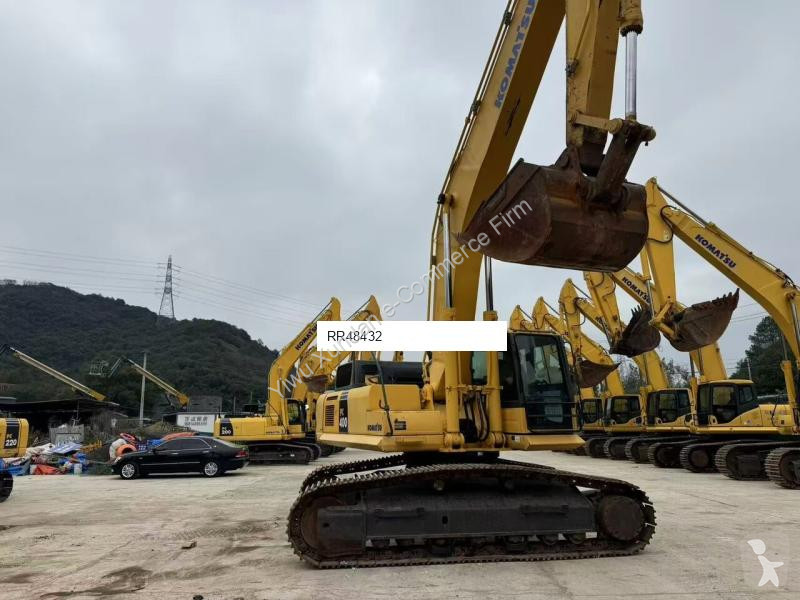 جرافة Komatsu 0-8R