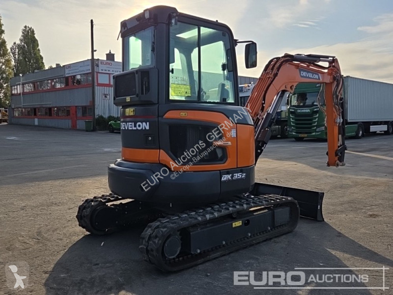 Excavadora Develon DX35Z-7