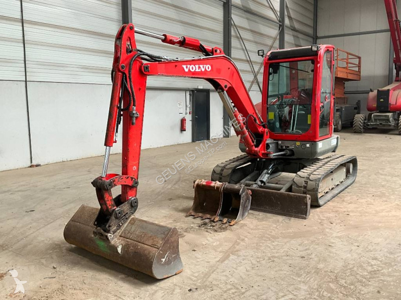جرافة Volvo ECR D