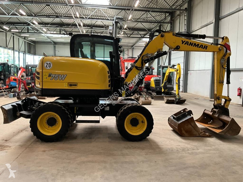 جرافة Yanmar B 75 W