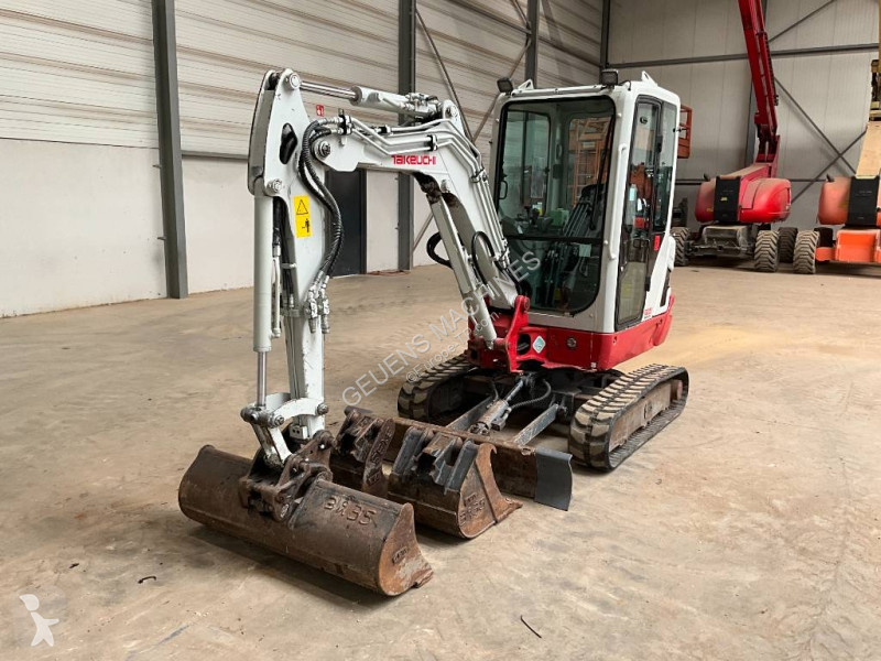 Rýpadlo Takeuchi TB 225