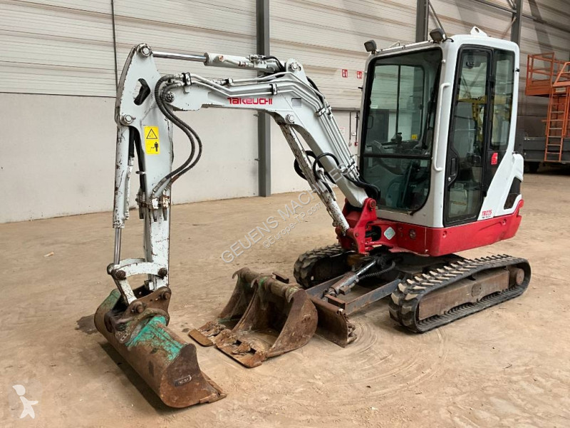 Rýpadlo Takeuchi TB 225