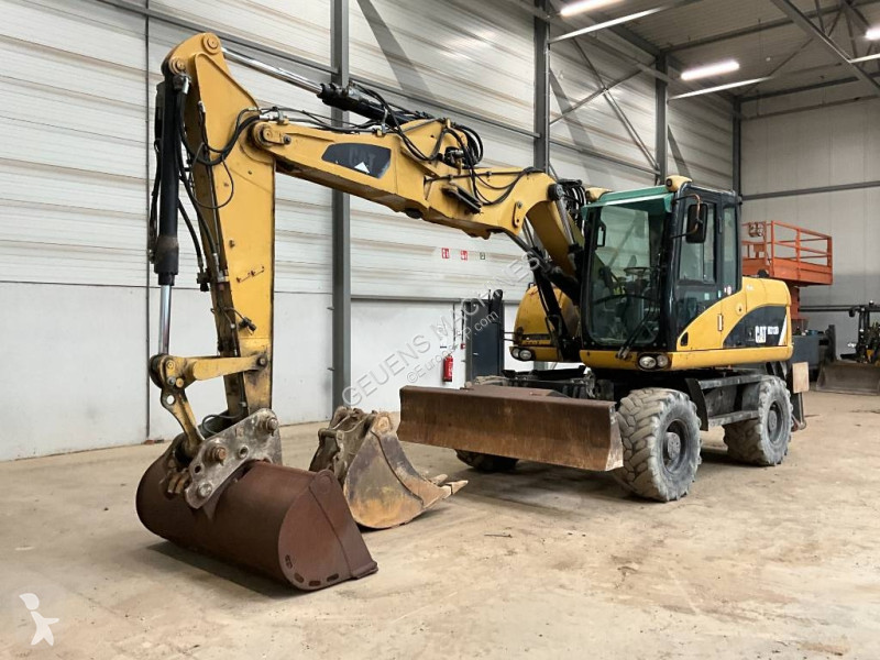 Escavatore Caterpillar D