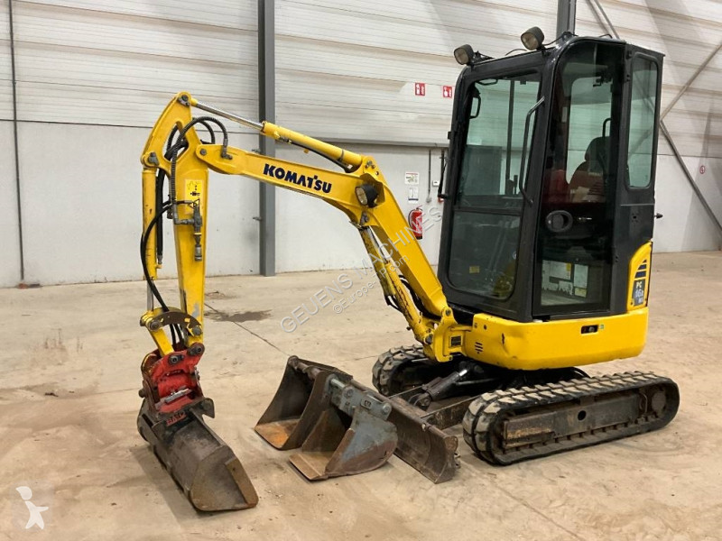 جرافة Komatsu R3