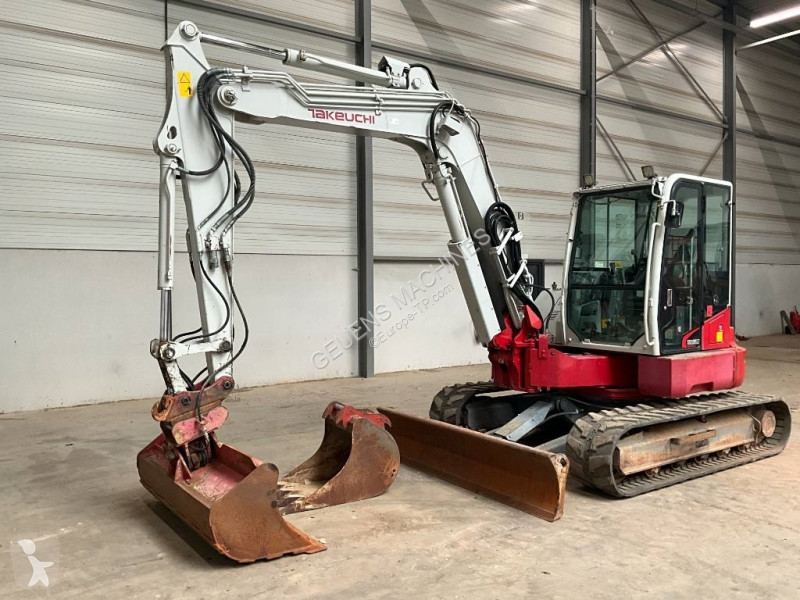 Lopatový nakládač Takeuchi 280