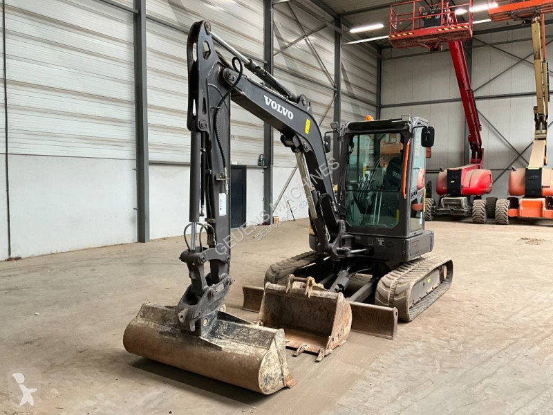 جرافة Volvo ECR F