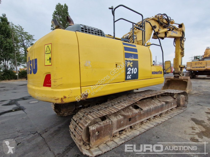 جرافة Komatsu 10