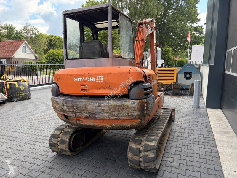 Rýpadlo Hitachi 2