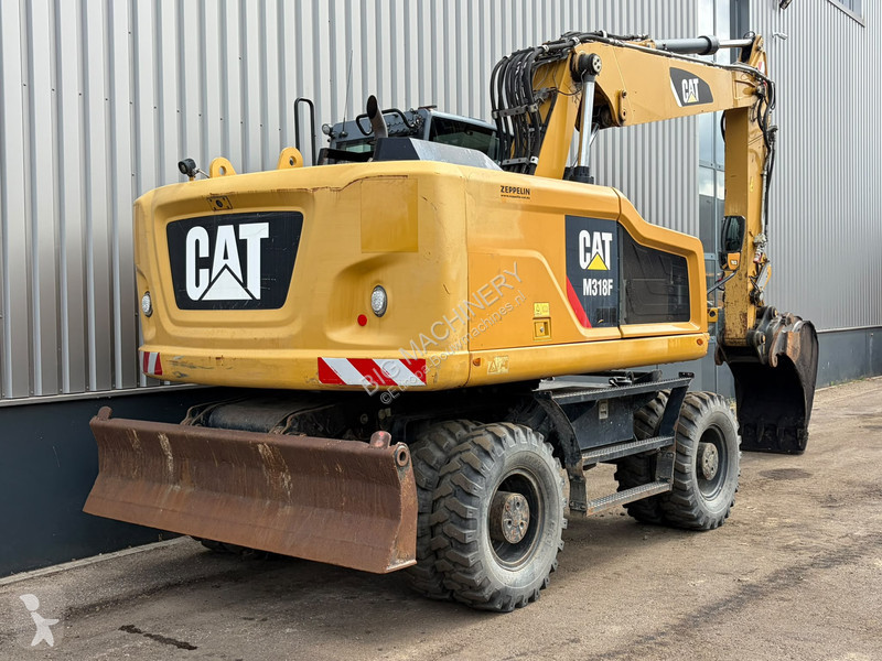 جرافة Caterpillar F