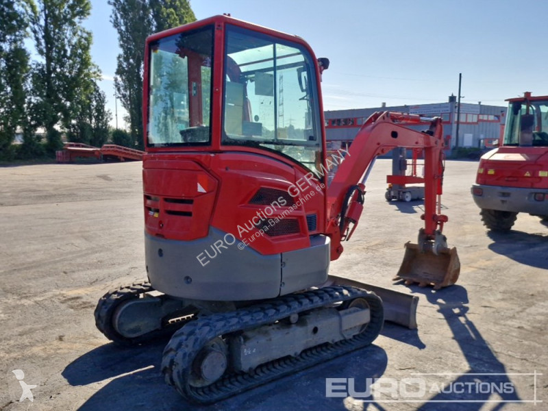 جرافة Volvo ECR25D