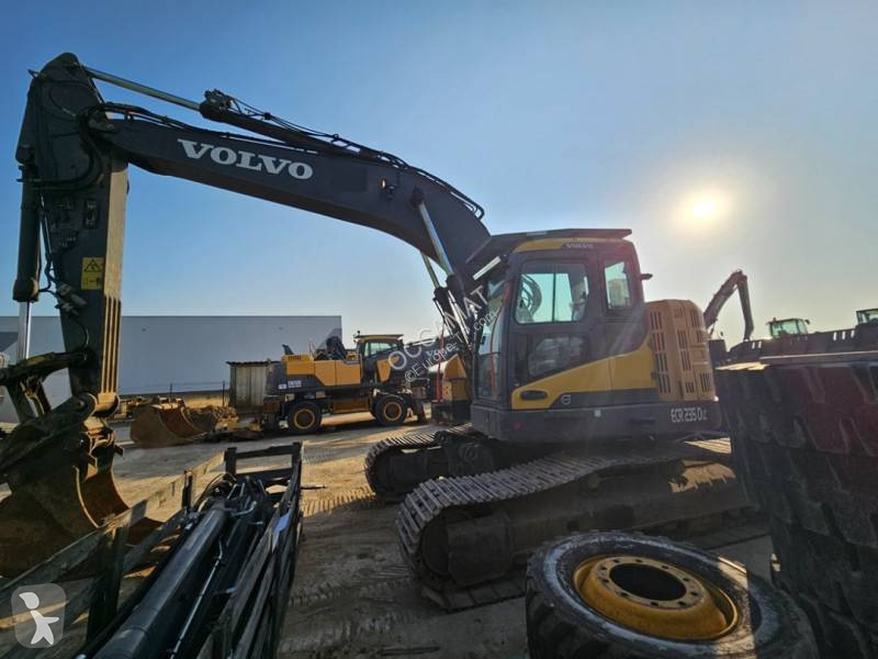 Rýpadlo Volvo ECR 235 DL