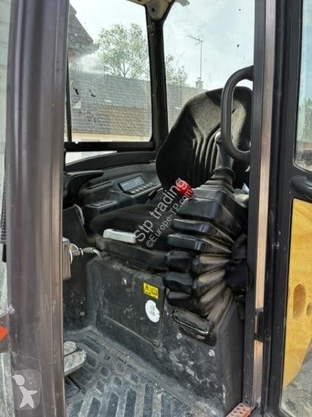 جرافة Volvo ECR 25D