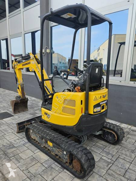 جرافة Yanmar VIO 17