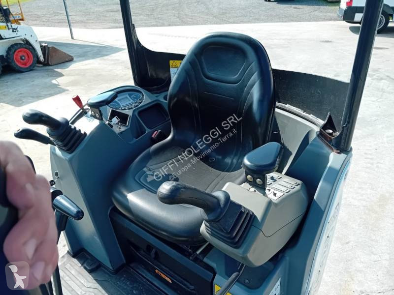 Lopatový nakládač Bobcat E17Z