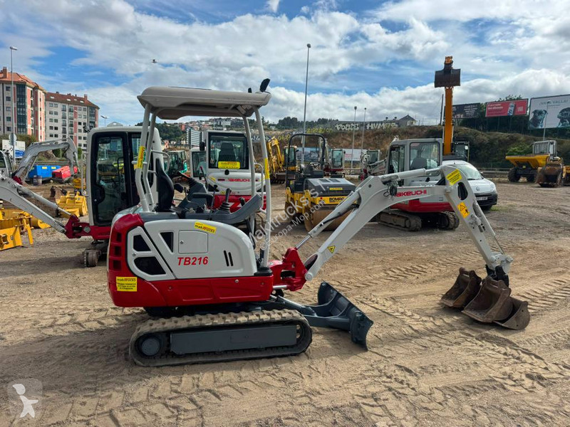 Lopatový nakládač Takeuchi TB 216