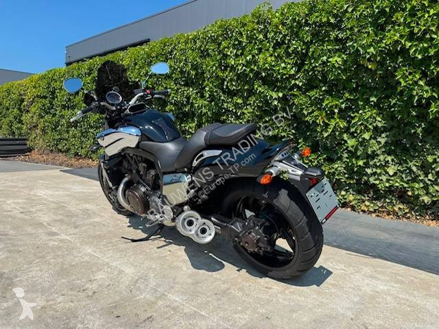 Lopatový nakládač Yamaha V-Max