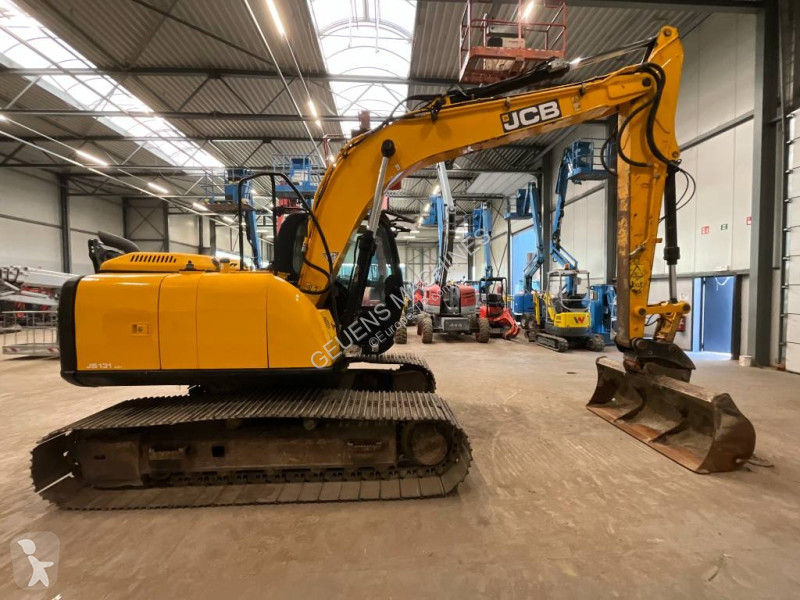 جرافة JCB JS 131 LC