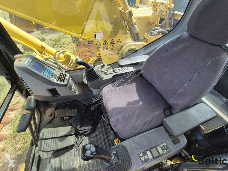 جرافة Komatsu