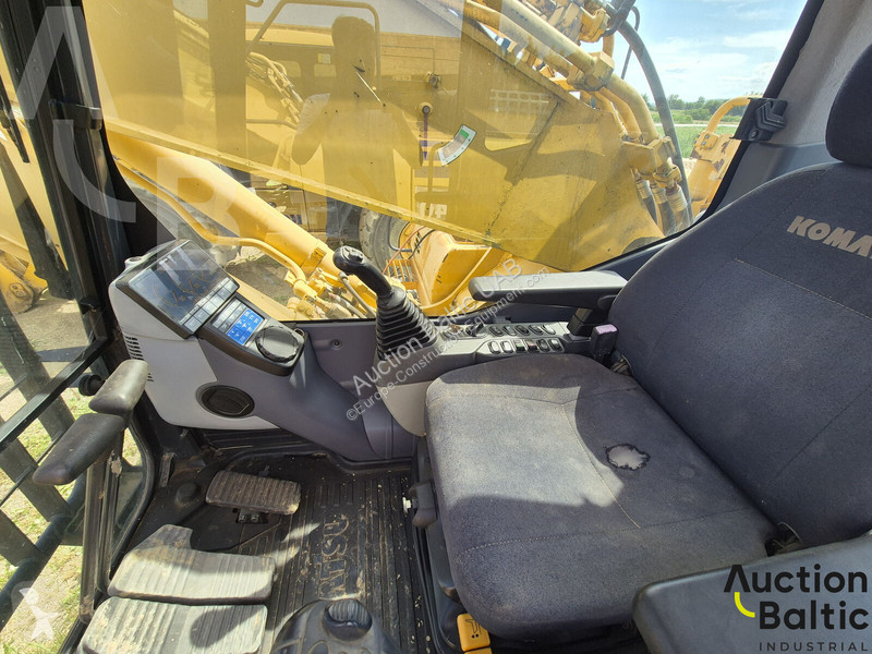 جرافة Komatsu HD-8