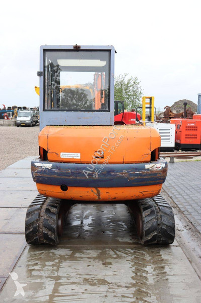 جرافة Hitachi 02