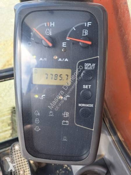 جرافة Hitachi ZX240NT