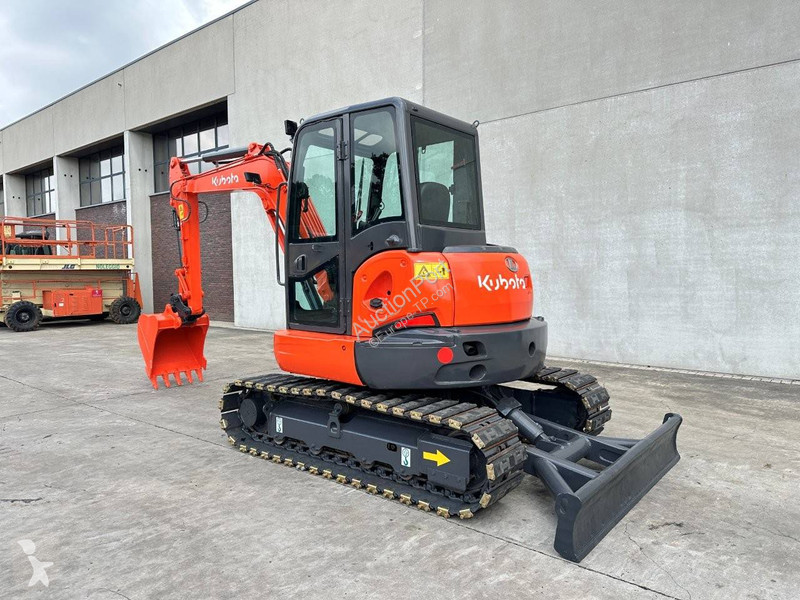 جرافة Kubota KX155-5