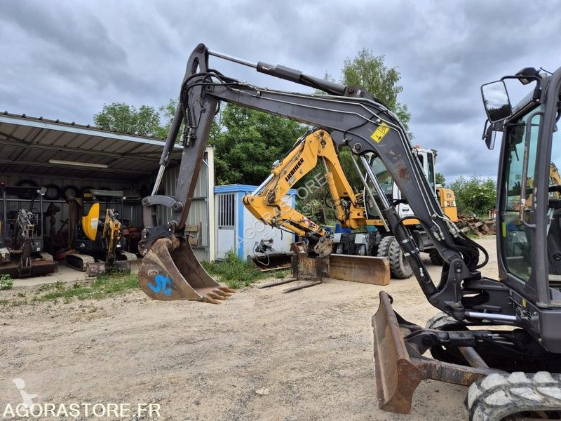 جرافة Volvo ECR50D
