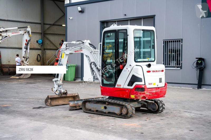 Rýpadlo Takeuchi TB225