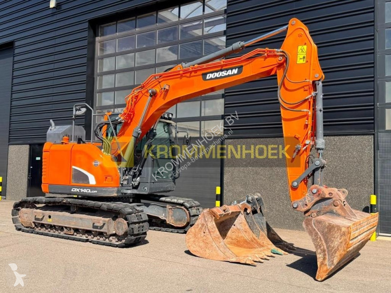 Lopatový nakládač Doosan LCR5