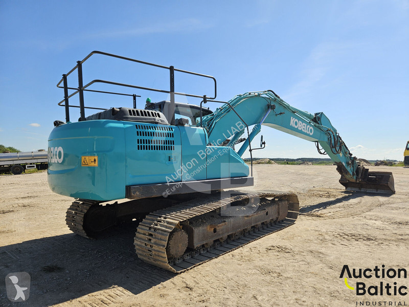 جرافة Kobelco LC10