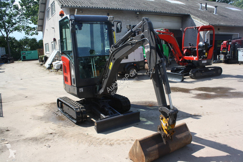 جرافة Volvo EC18D