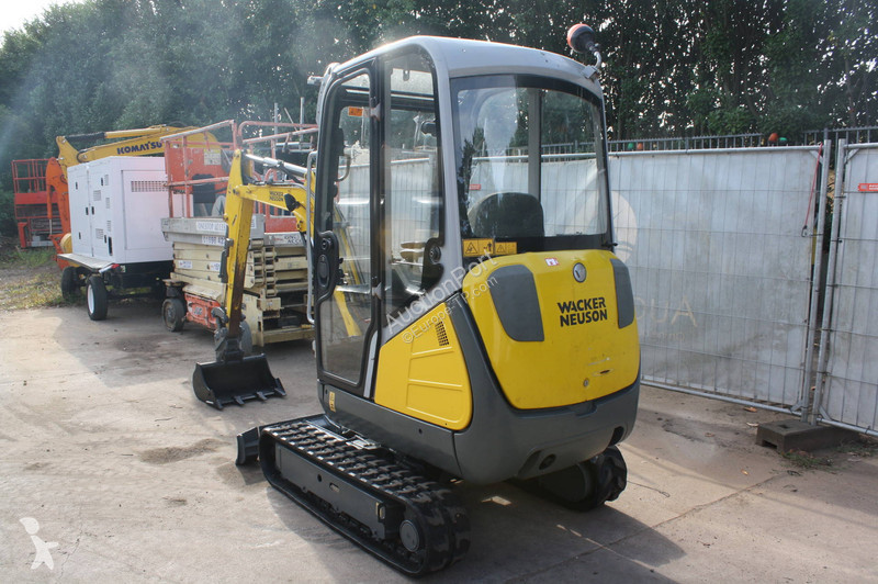 جرافة Neuson ET18