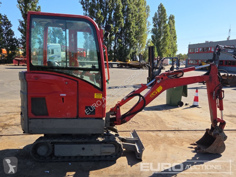 جرافة Volvo EC15E