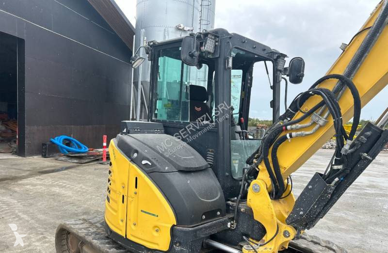جرافة Yanmar VIO 57