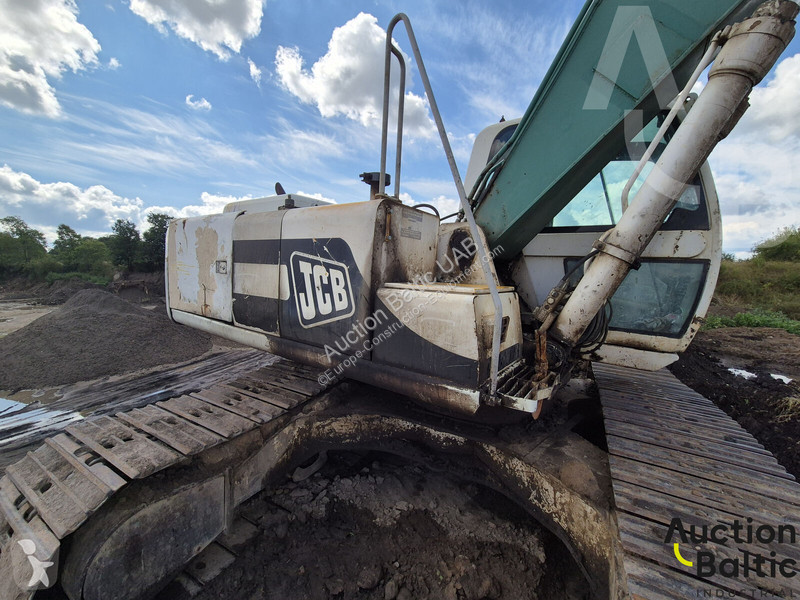 Lopatový nakládač JCB