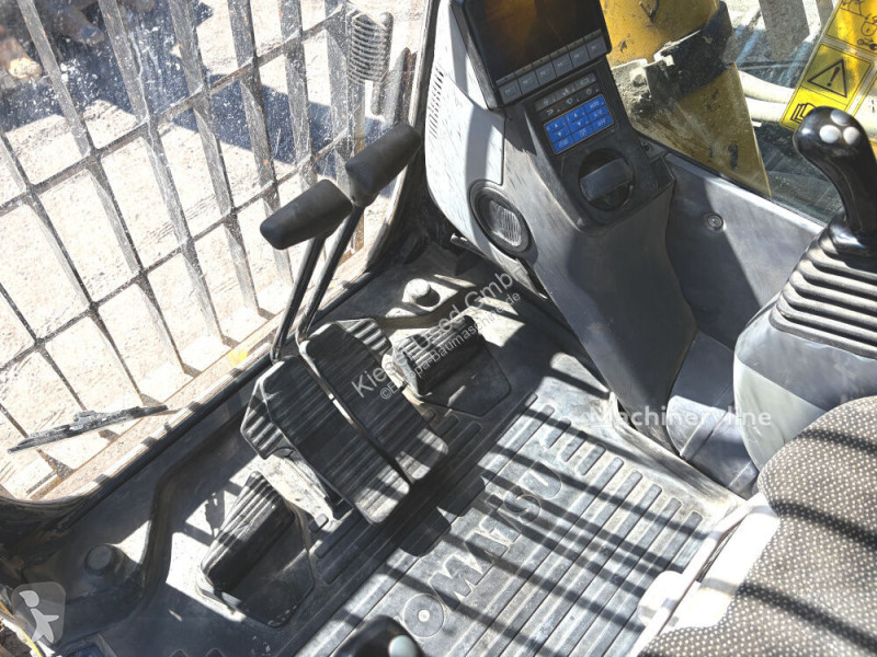 جرافة Komatsu PC800LC-8E0