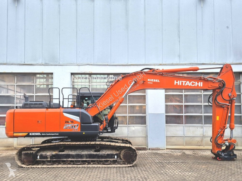 Rýpadlo Hitachi 7