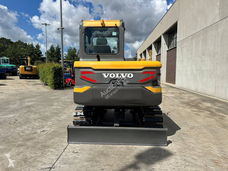 جرافة Volvo D