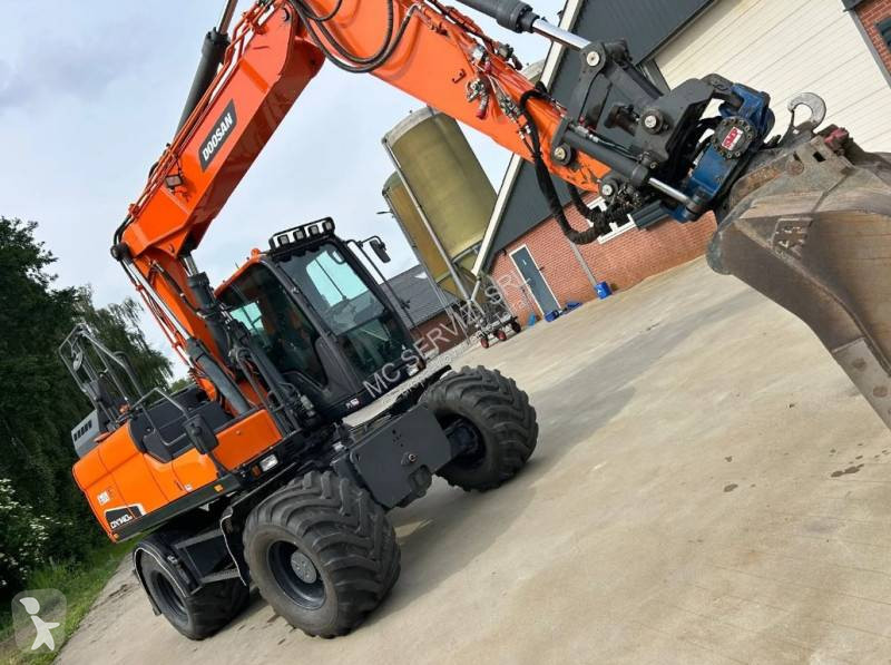 جرافة Doosan DX140W-5