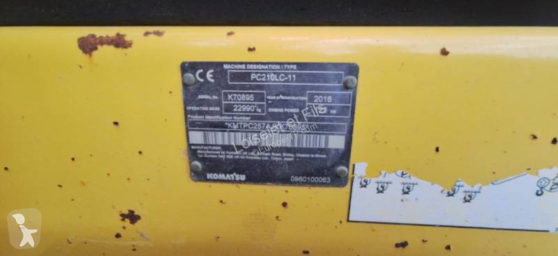 جرافة Komatsu PC210LC-11