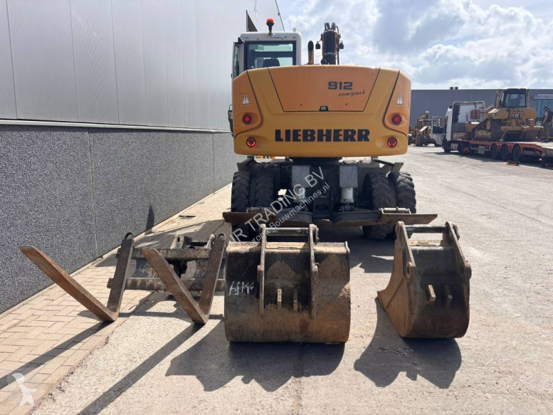 Rýpadlo Liebherr Compact (3 Buckets + Forks)