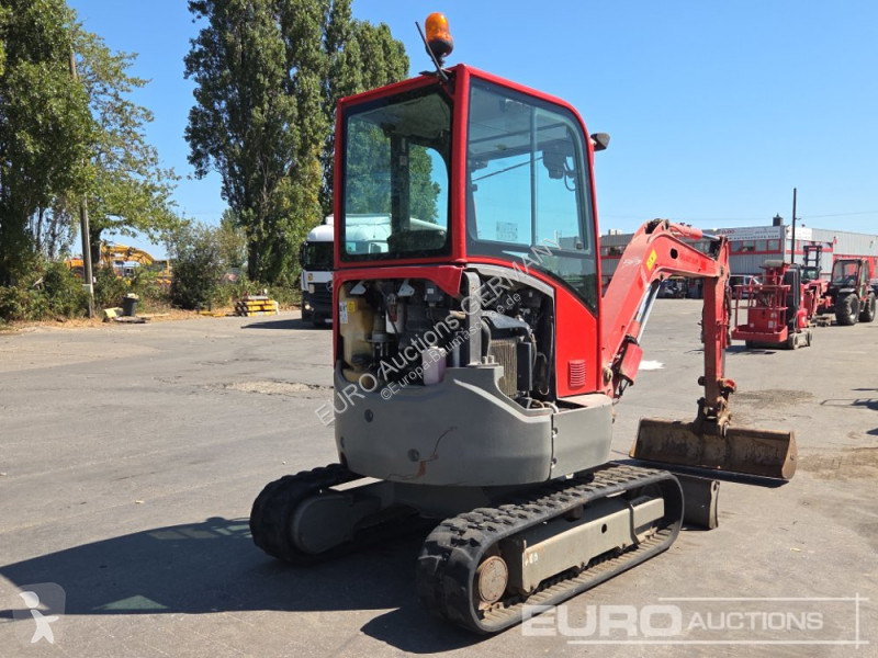 جرافة Volvo ECR25D