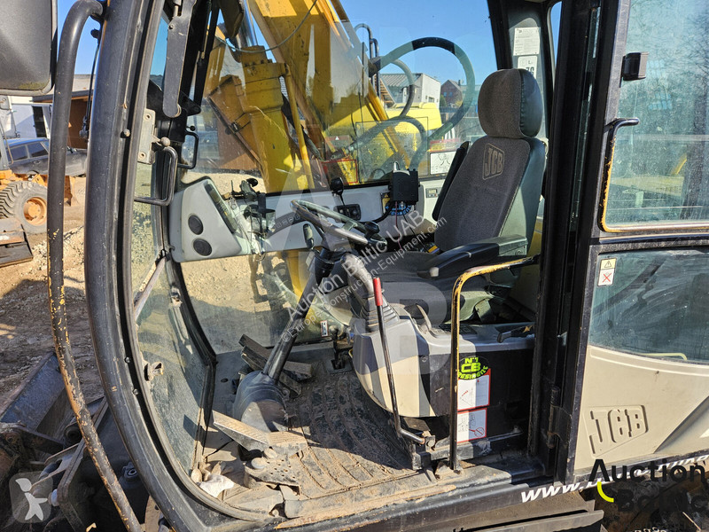 Excavator JCB