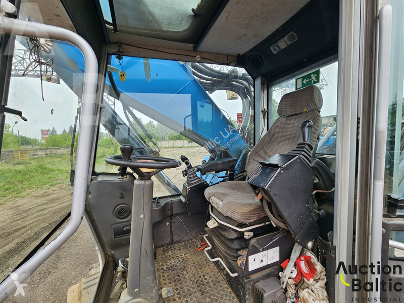 Excavator Terex