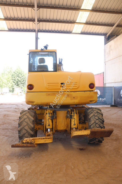 Komatsu 110R excavator