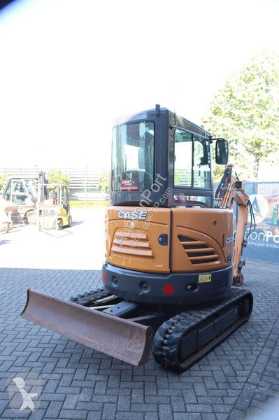 Lopatový nakládač Case CX26C