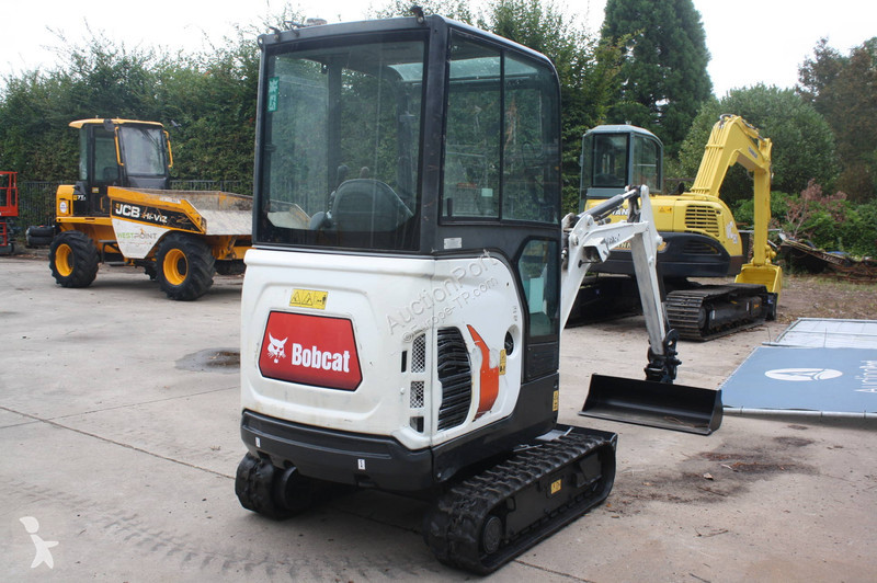 Багер Bobcat E17
