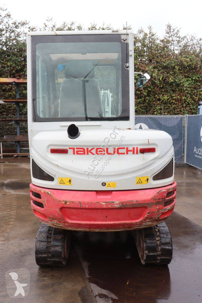 جرافة Takeuchi 0