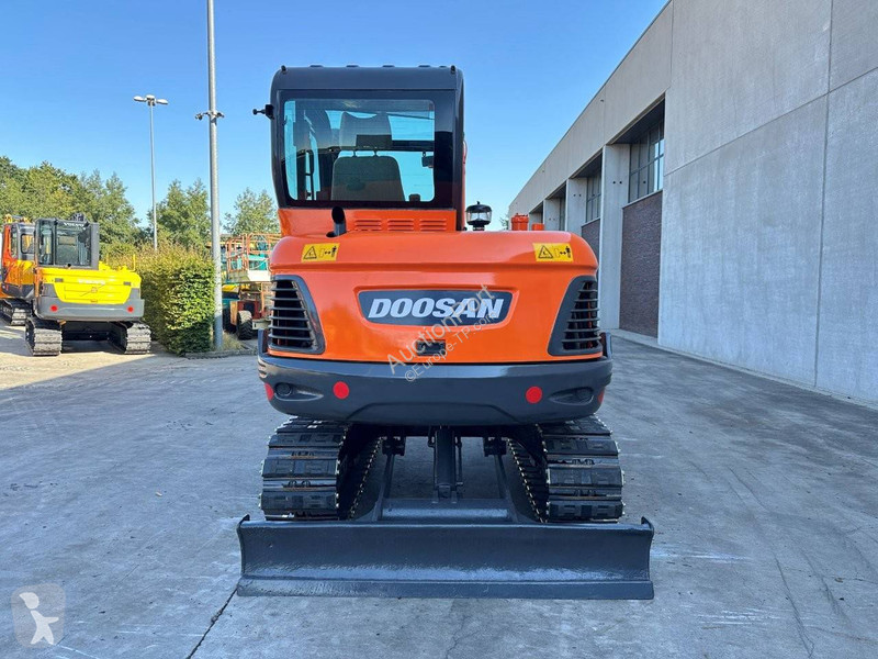 جرافة Doosan 9C