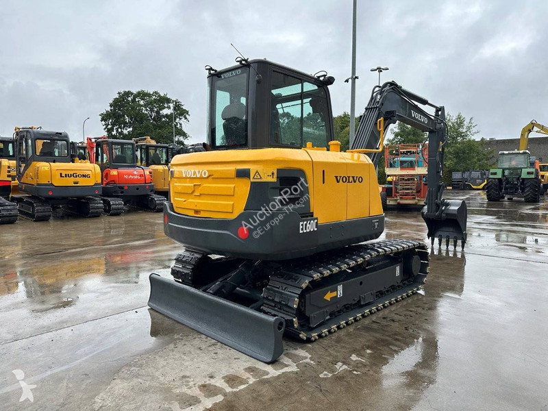 Excavadora Volvo EC60C
